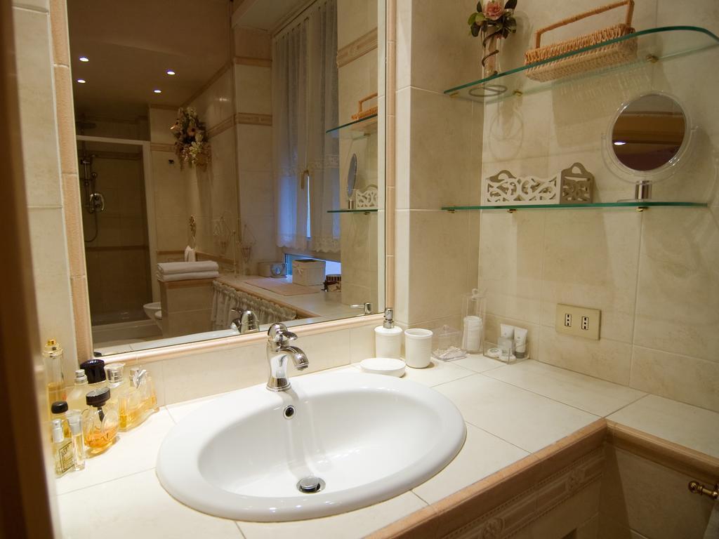 B&B Les Suites Roma Habitación foto